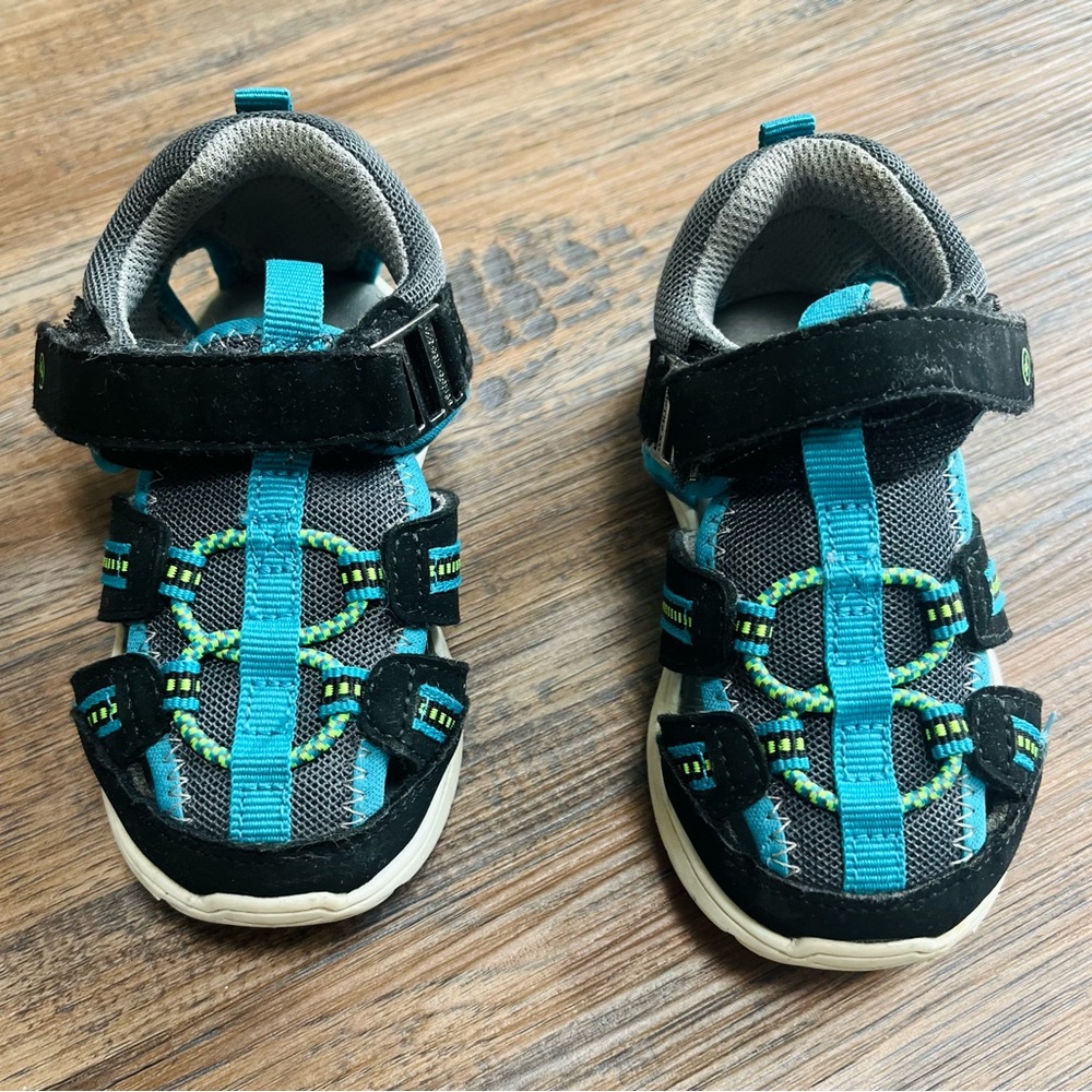 Stride Rite 360 Iggy Sneaker Sandal Black and Teal Size 6